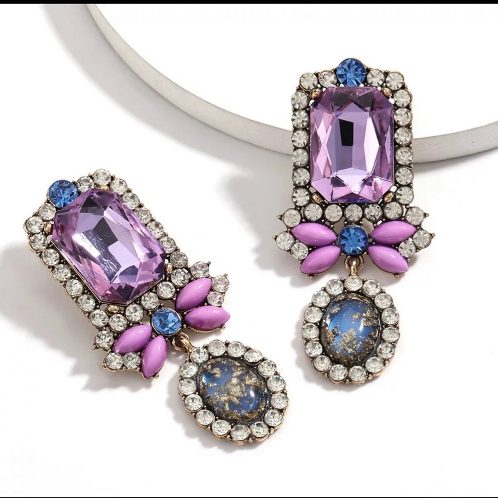 Flashy girl Design Rhinestone Earrings